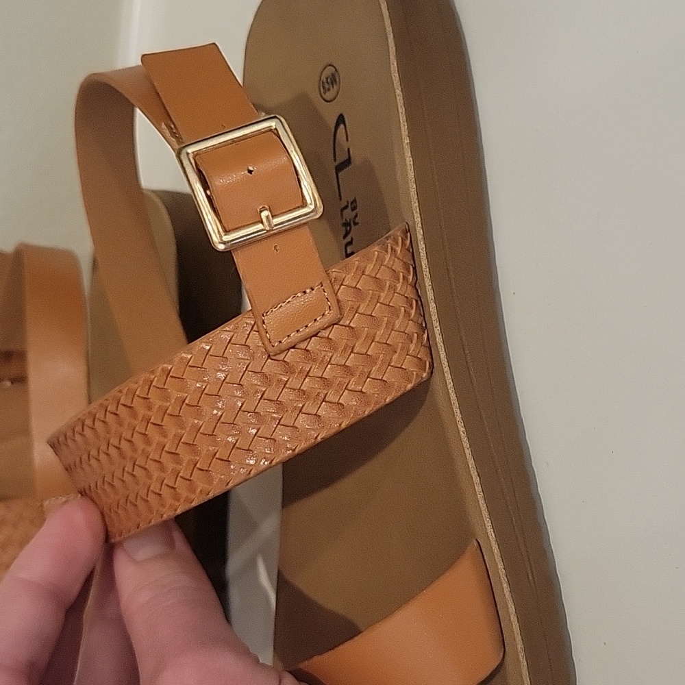 Sandals - Picture 3 of 4